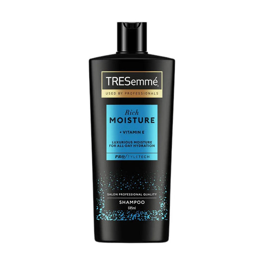 TRESemmé Rich Moisture + Vitamin E Shampoo (685ml)